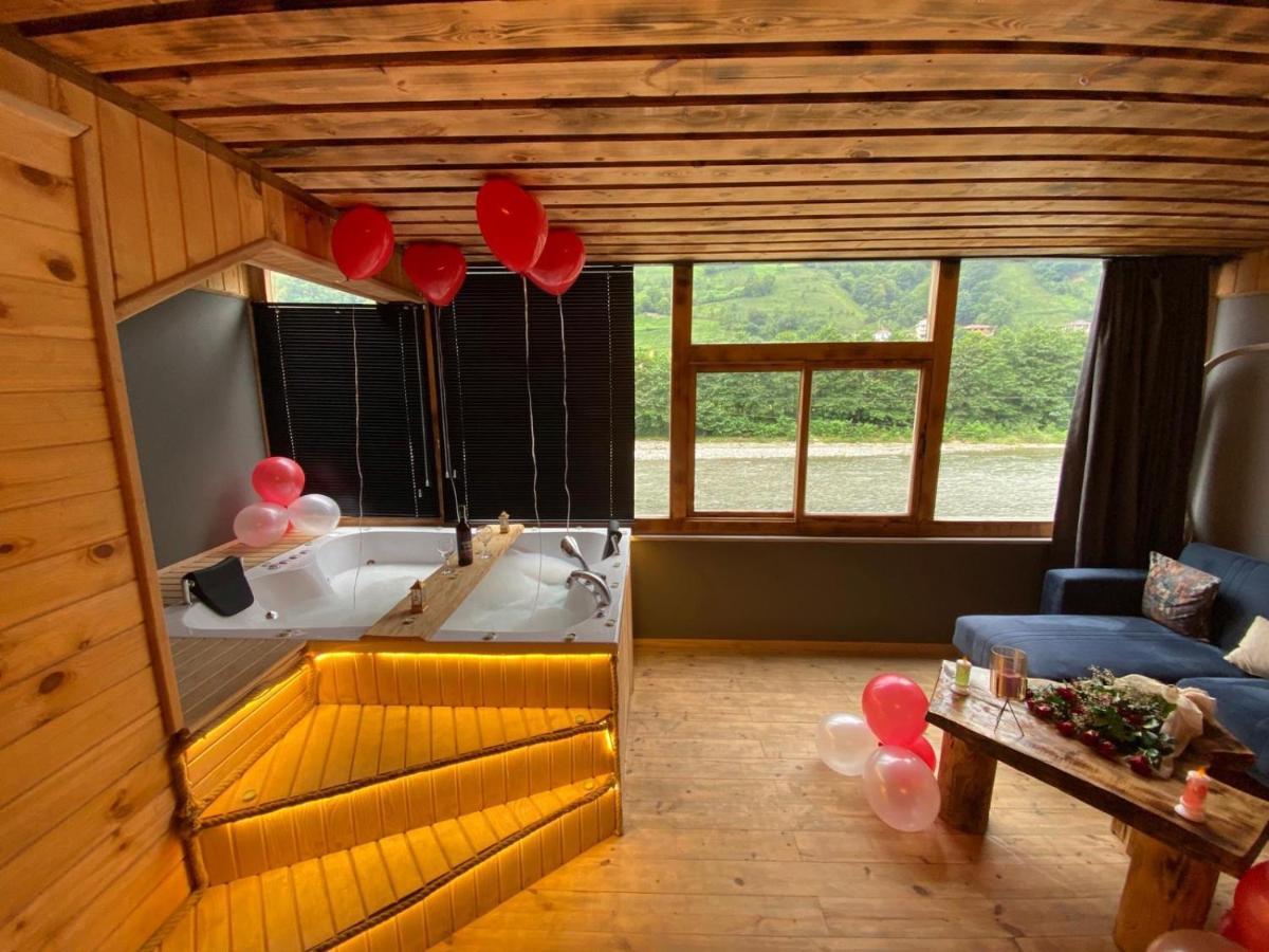 مبيت وإفطار أرديسن Heaven Vip Wooden Palace المظهر الخارجي الصورة